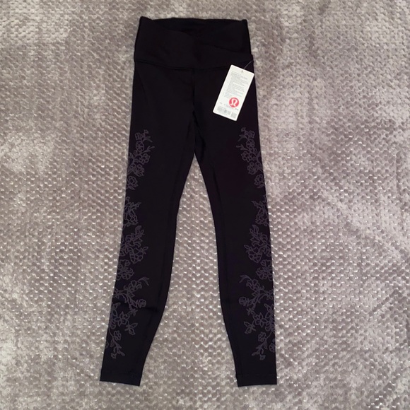 lululemon Everlux Always On HR Tight 28” Flocked Black Size 4 NWT - Picture 5 of 7